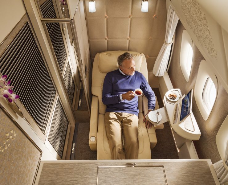 IN PICTURES: Emirates Unveils Stunning New First Class Suite - Orders 40 Boeing 787-10's