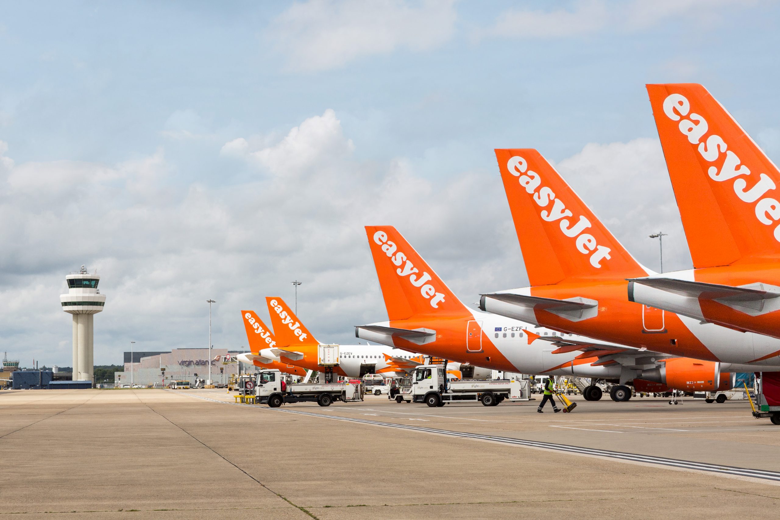 easyJet's Billionaire Founder Defends £60 Million Dividend and Says