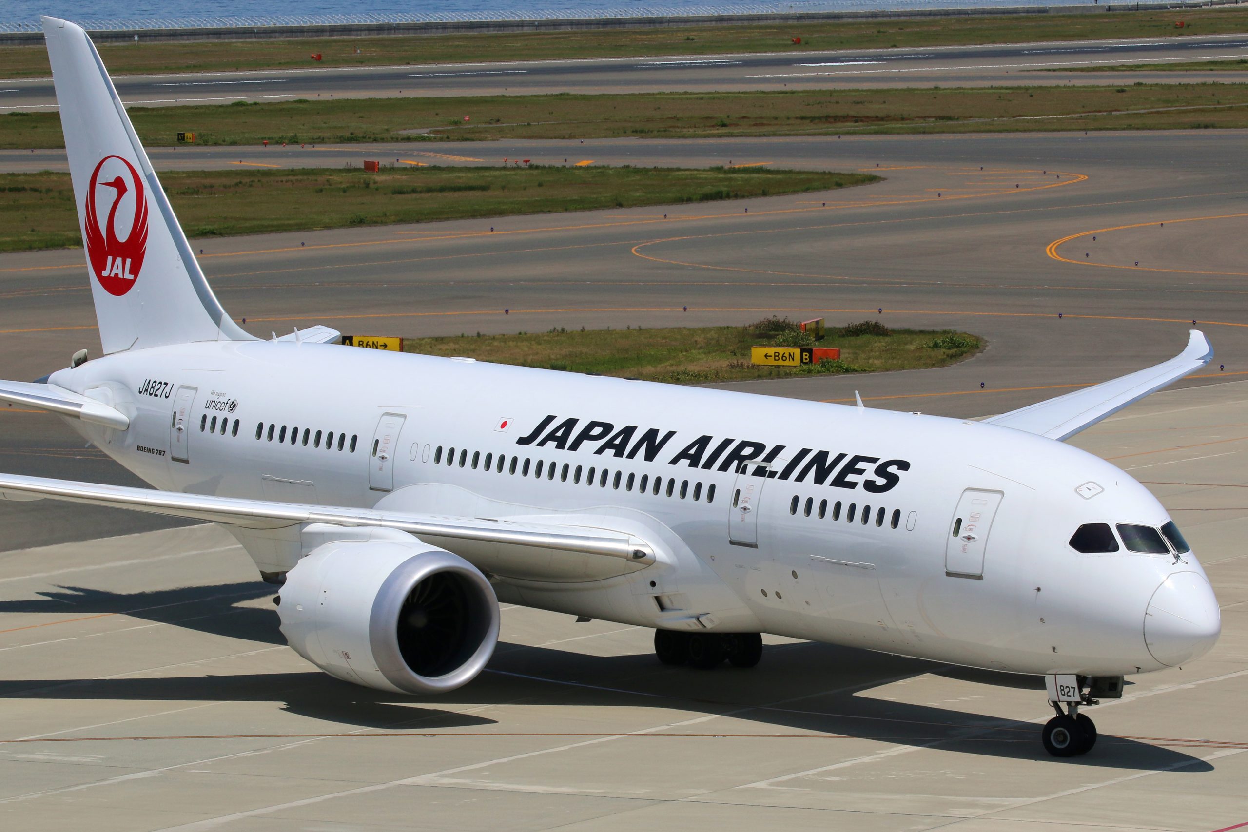 Japan Airlines Starting Clothing Hire Service So That Passengers Don t 