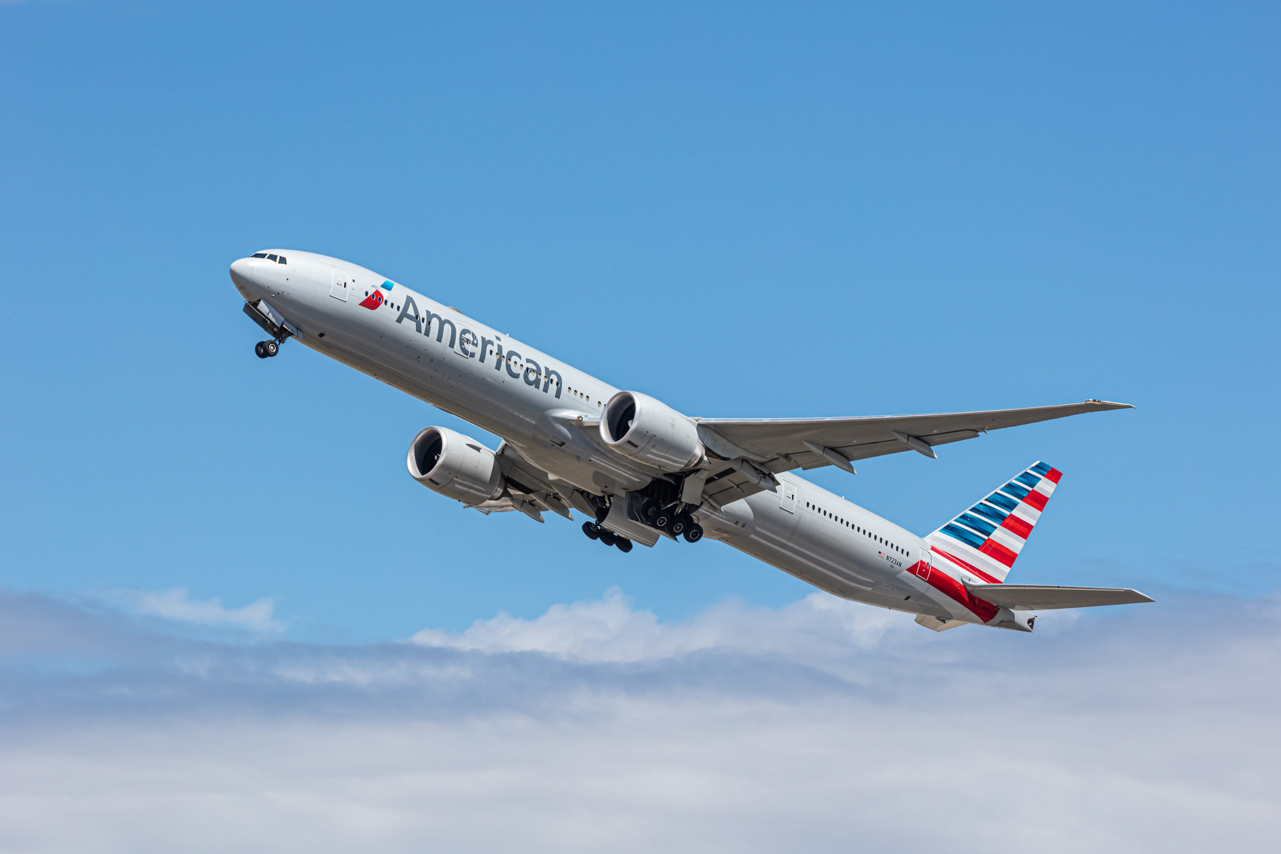 American Airlines Flight to Los Angeles Diverts to London After All the 