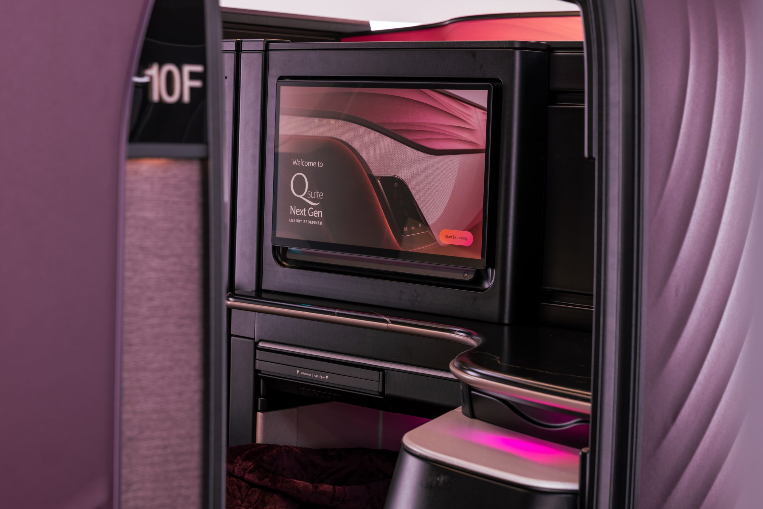 Qatar Airways Unveils its Newest Business Class Suites With Foldable TV Screens to Create New Social Spaces