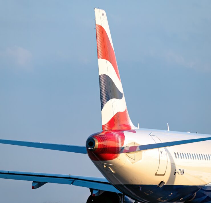 the tail of an airplane